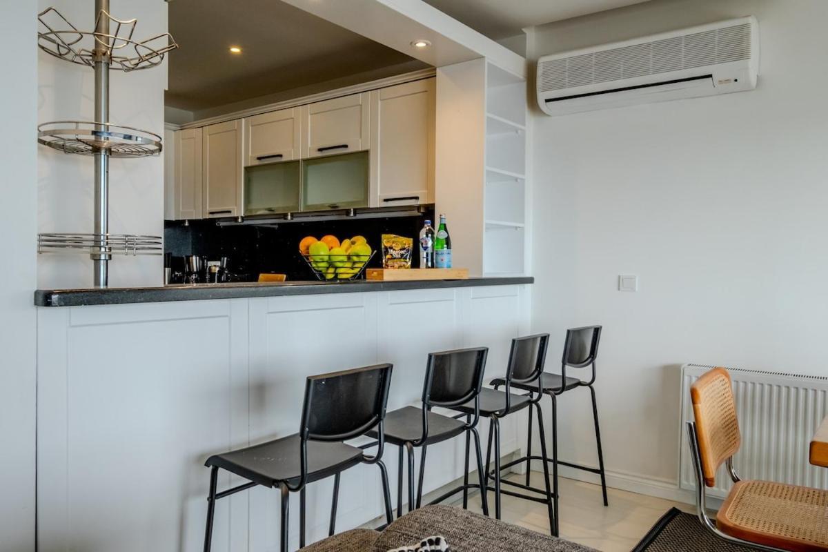 Bosphorus View With Spacious 3 Bedrooms Daire İstanbul