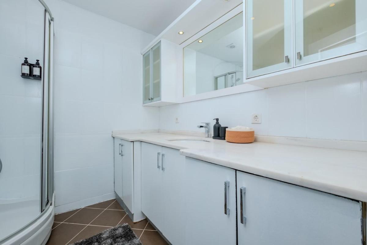 Bosphorus View With Spacious 3 Bedrooms Daire