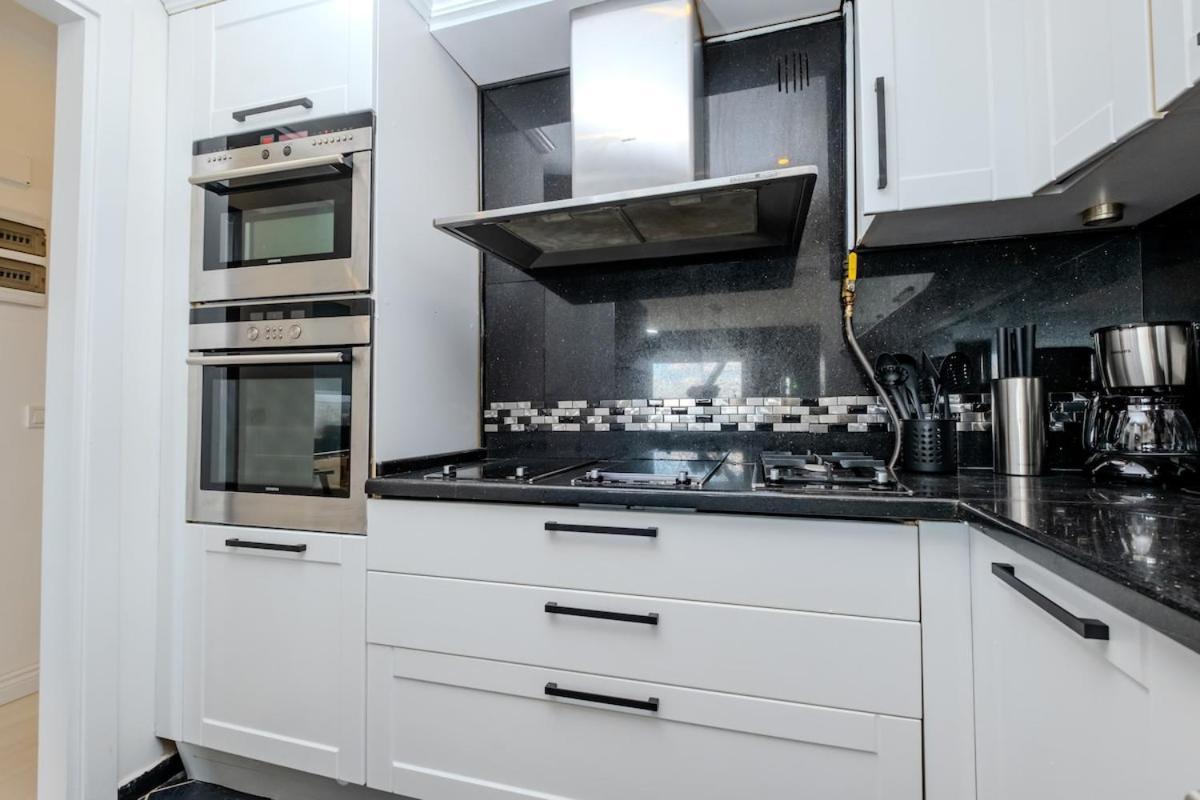 Bosphorus View With Spacious 3 Bedrooms Daire İstanbul