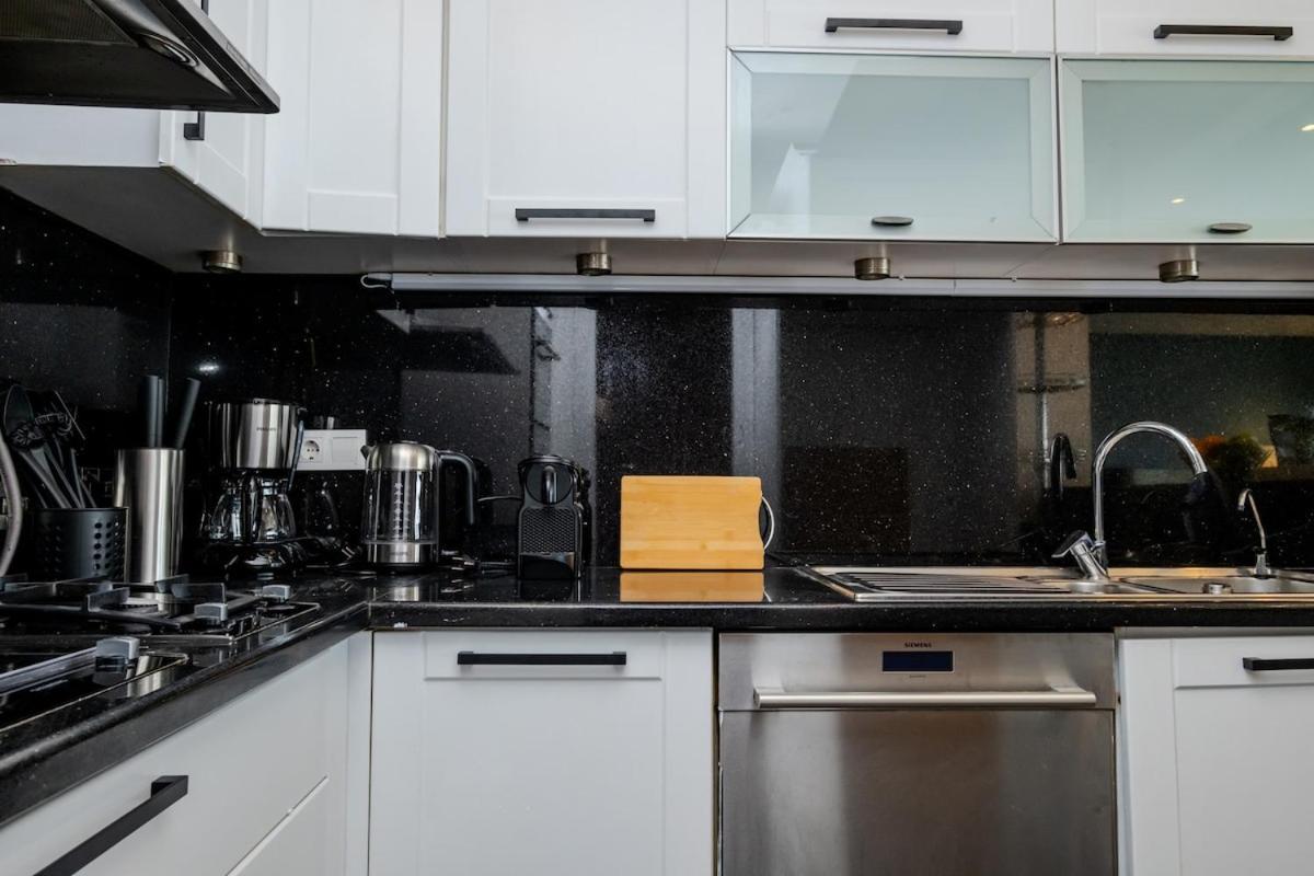 Bosphorus View With Spacious 3 Bedrooms Apartment *