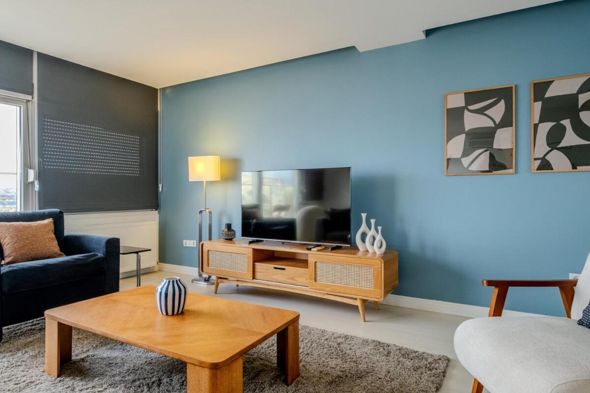 Bosphorus View With Spacious 3 Bedrooms Apartment